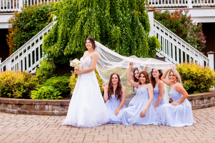Candid wedding photography in Syracuse NY